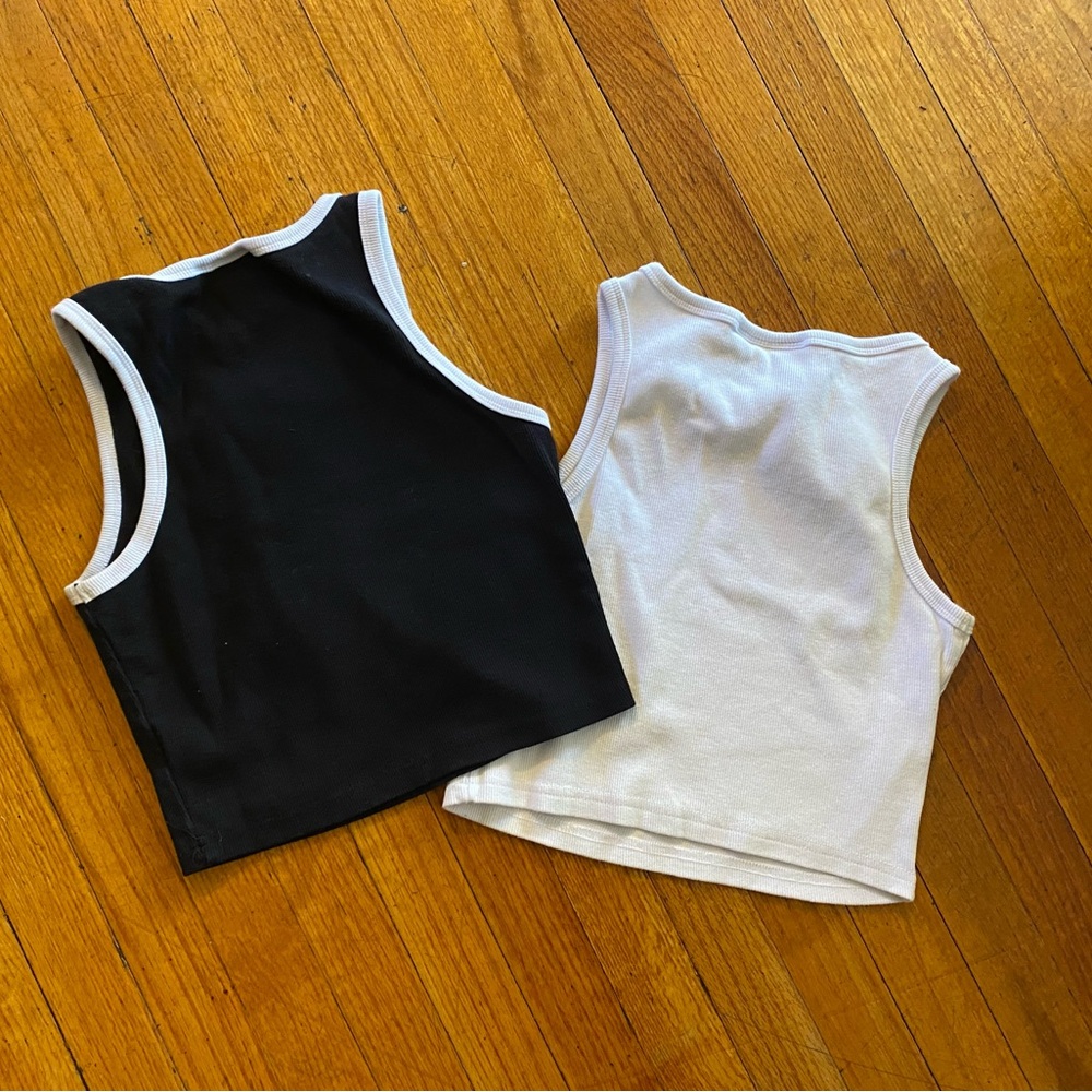 2 Von Dutch Graphic Ribbed Notch Tank Tops Women's Sz S Black & White - Picture 4 of 4